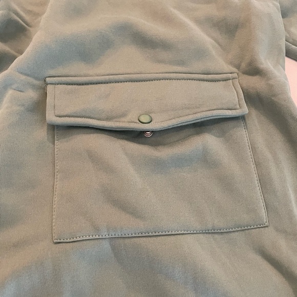 Medium Frog hoodie with frog finger and hood!! - Picture 3 of 7